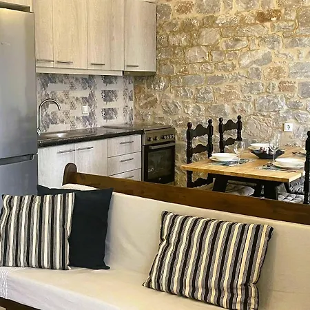 Panoramic View Of Laconic Sea Apartment
