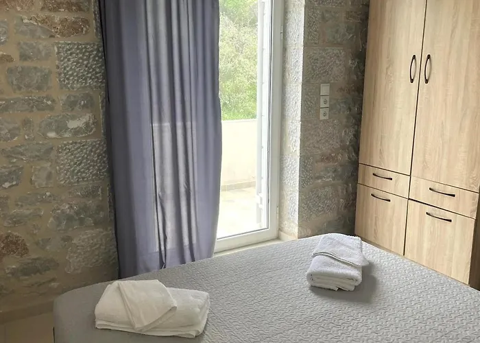 Panoramic View Of Laconic Sea Apartman